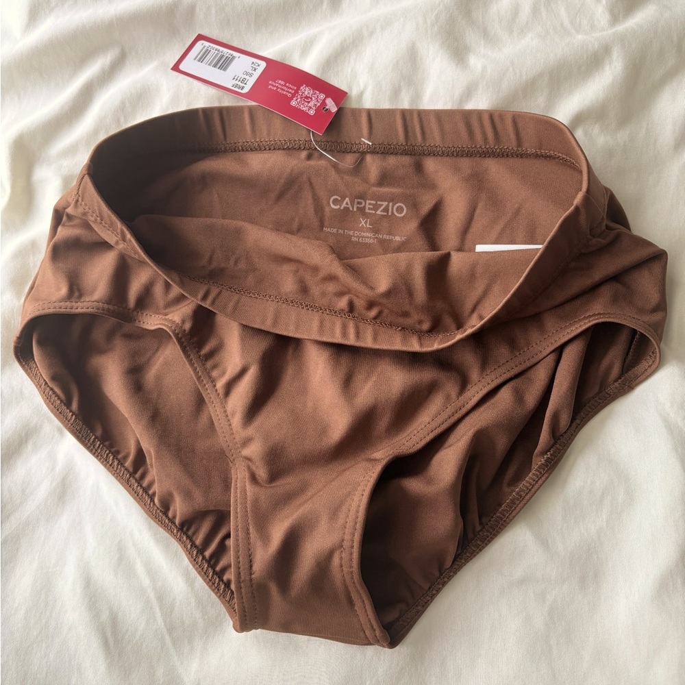 Capezio dance briefs - women XL brown NWT